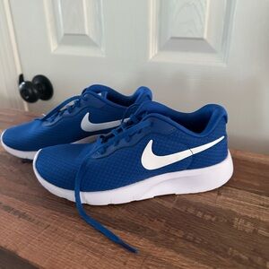 Nike Kids Tanjun EasyOn Size 5Y